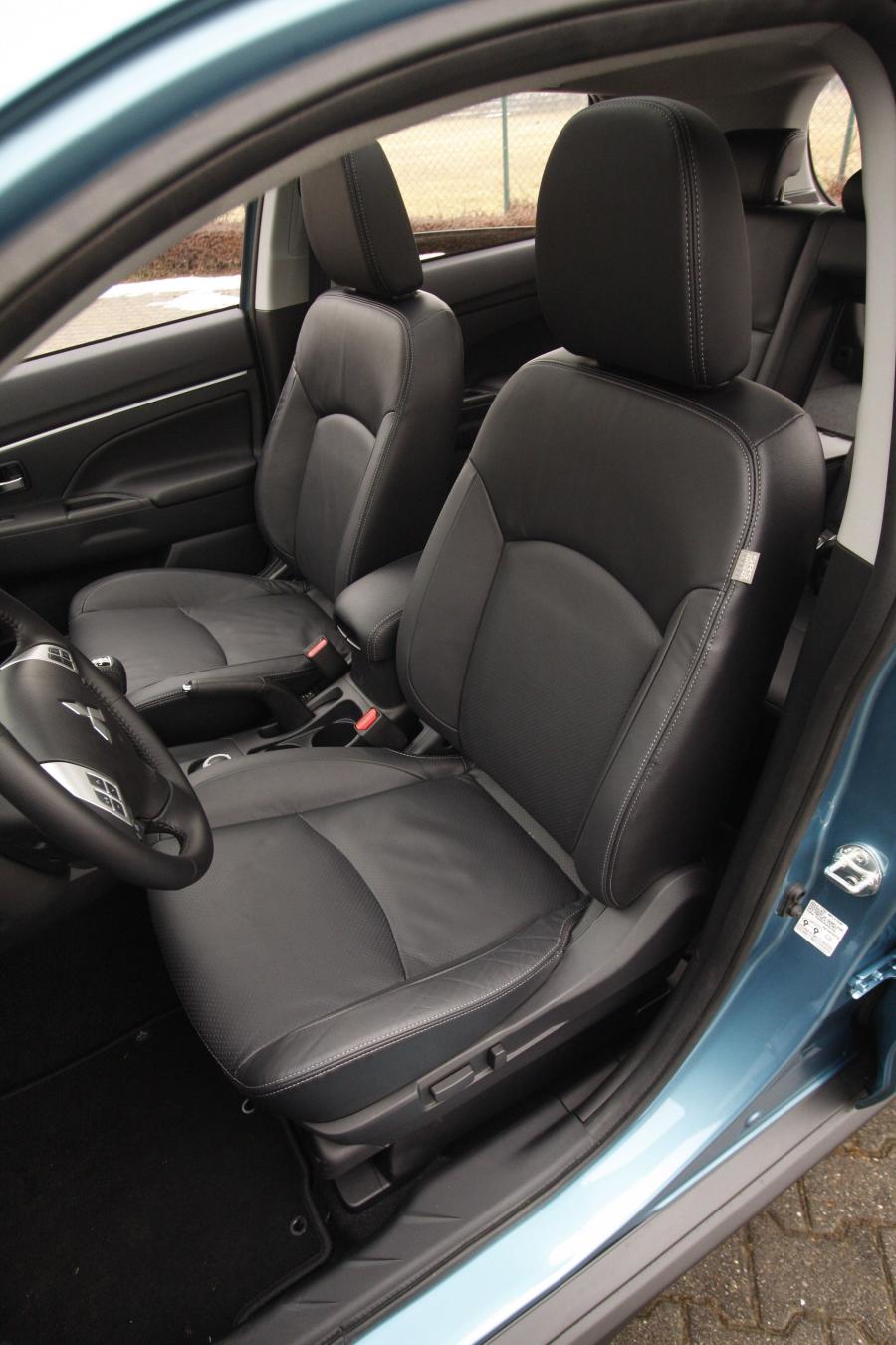 Mitsubishi ASX 2010 года  (фото 17 из 82)